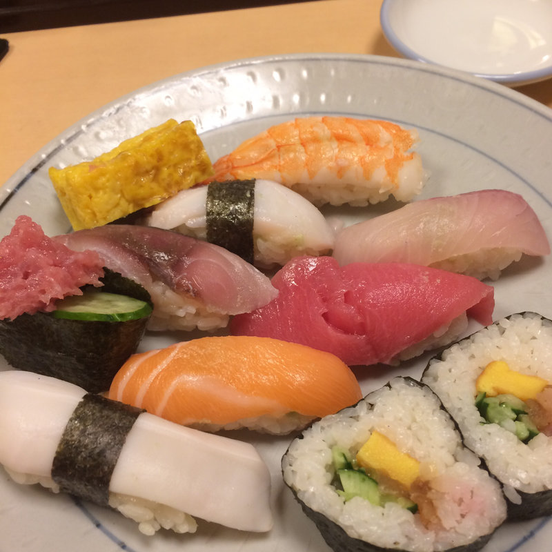 鮨8貫(すし処よね山)