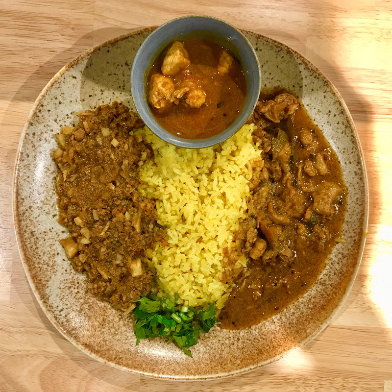 お好みのカレー3種あいがけ(スパイスバー コザブロ)