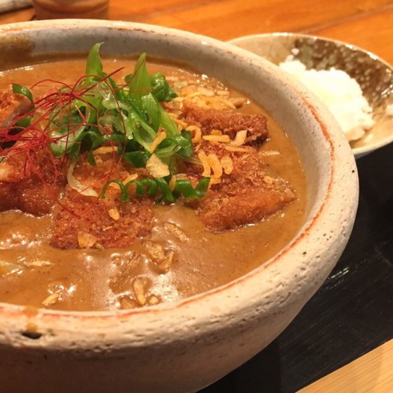 カツカレーおうどん(にこむ)