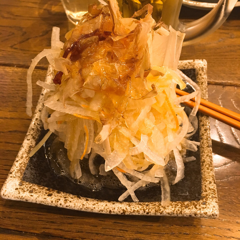 オニオンスライス(肉汁餃子のダンダダン 調布総本店)