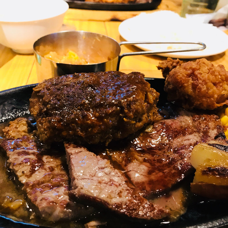 熟成ハンバーグ&ランプステーキ(ミートワイナリー 秋葉原店 熟成肉)