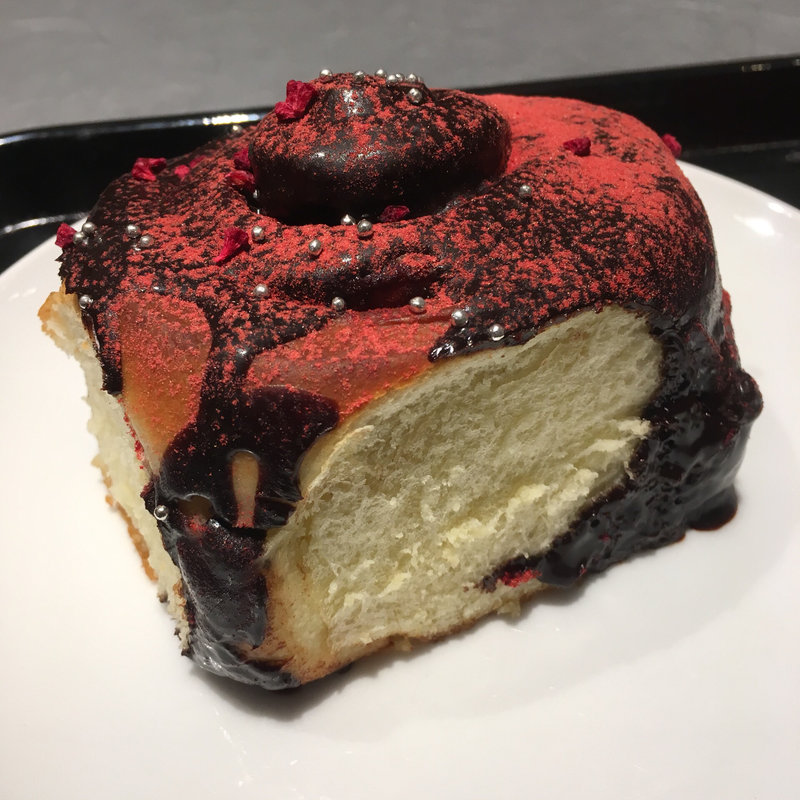 ストロベリーチョコレートロール(DEAN & DELUCA アミュプラザ博多)