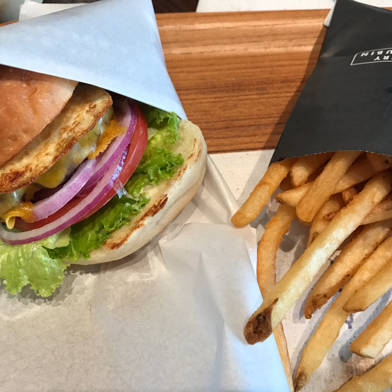 CBチーズバーガー(ザ シティ ベーカリー バー アンド バーガー ルービン)