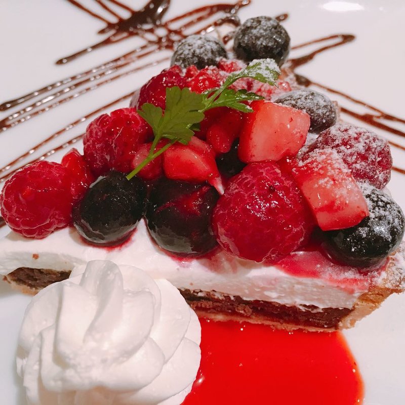 3種のベリーのチョコタルト(CAFE OVEST （カフェ オヴェスト）)