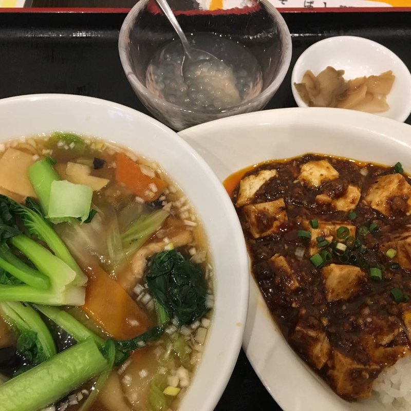 麻婆丼ハーフ&五目そばハーフ(松の樹)