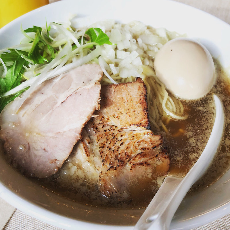 背脂煮干ラーメン(穴場趣音堂)