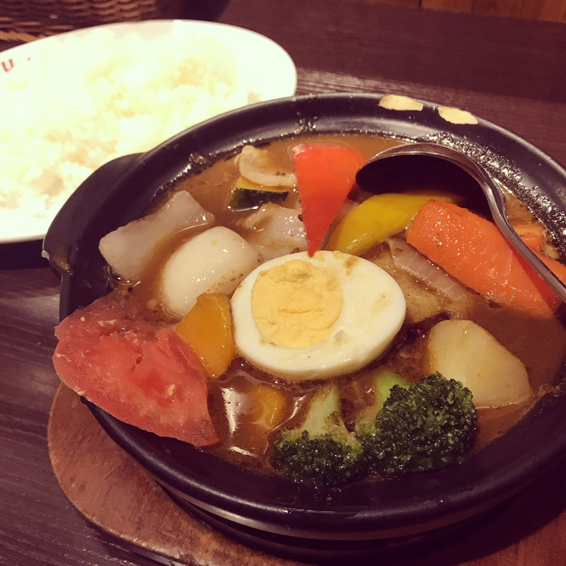 牛すじとごろごろ野菜と玉子のカレー(Hot Spoon 丸の内店)