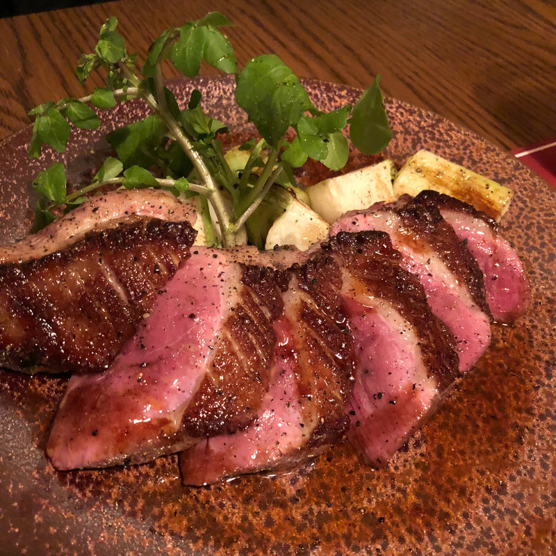 鴨肉のロースト　バルサミコソース(炭火焼ソーセージ酒場Salumeria （サルメリア）)