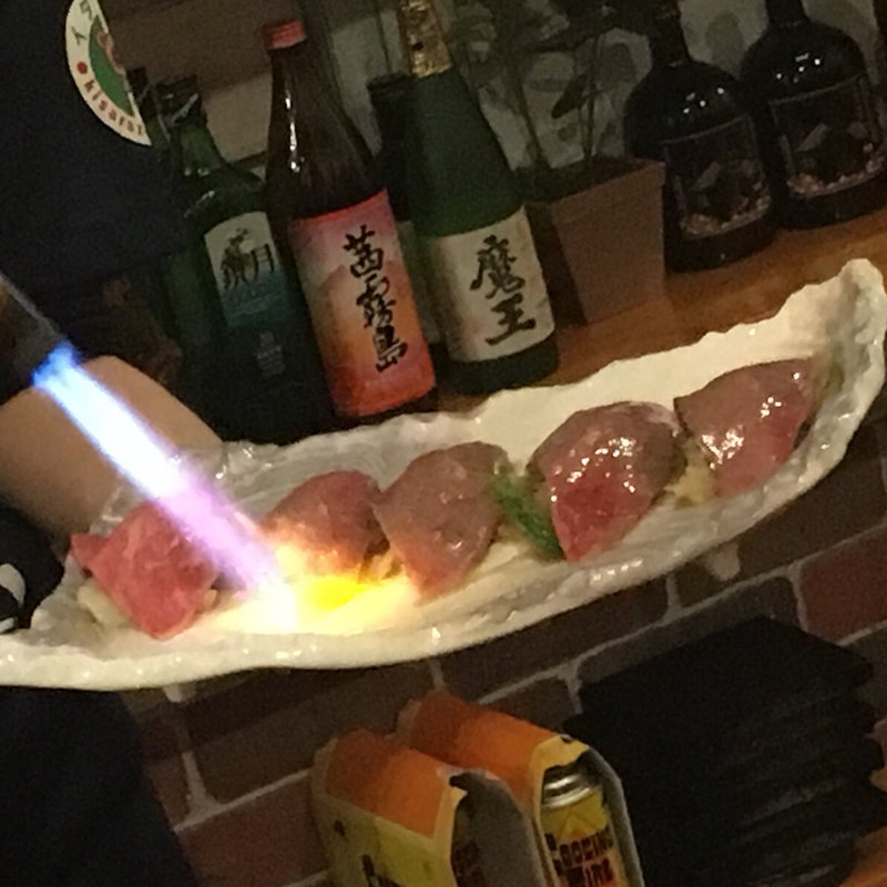 目の前で炙る上総和牛のグリル(房州酒場 木更津商店 )