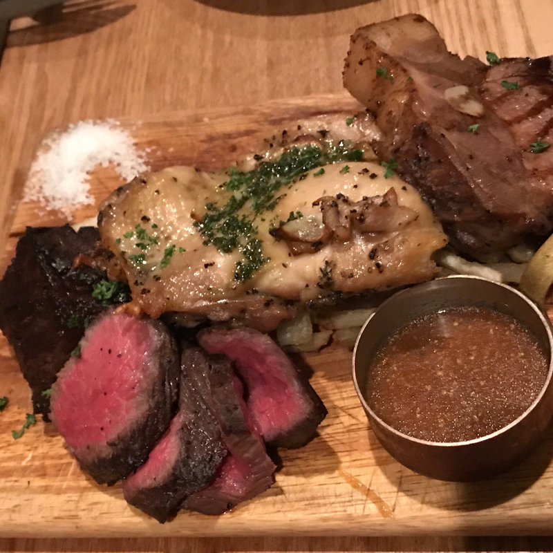 飛騨牛付きの肉盛り4種(エンソウ　ニシキ （ensoNISHIKI）)