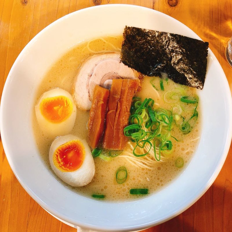 豚白湯らーめん(ろく月 )