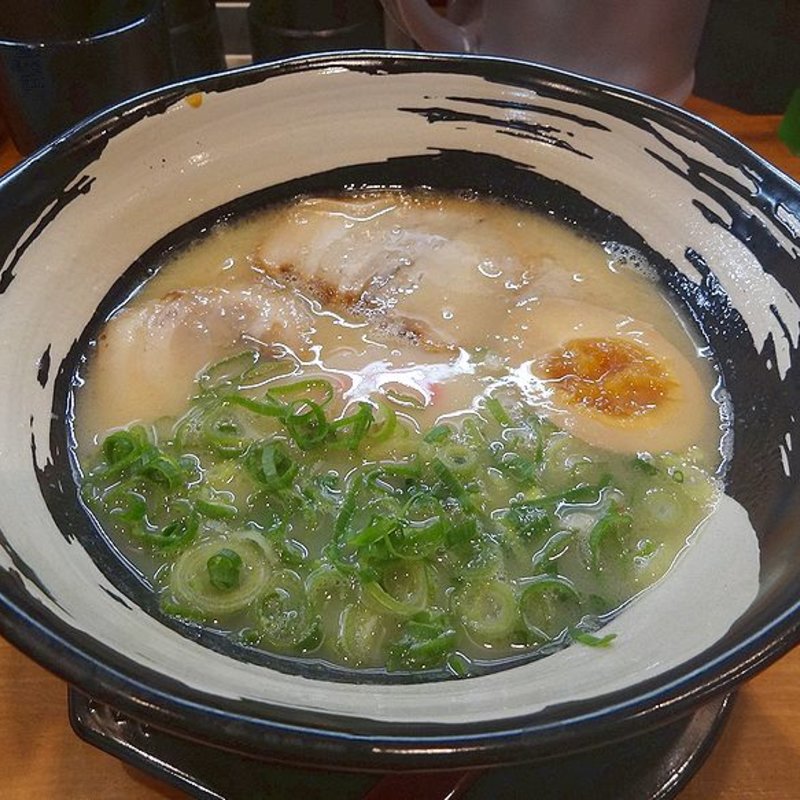 九州とんこつラーメン(九州とんこつラーメン ひろ 2)