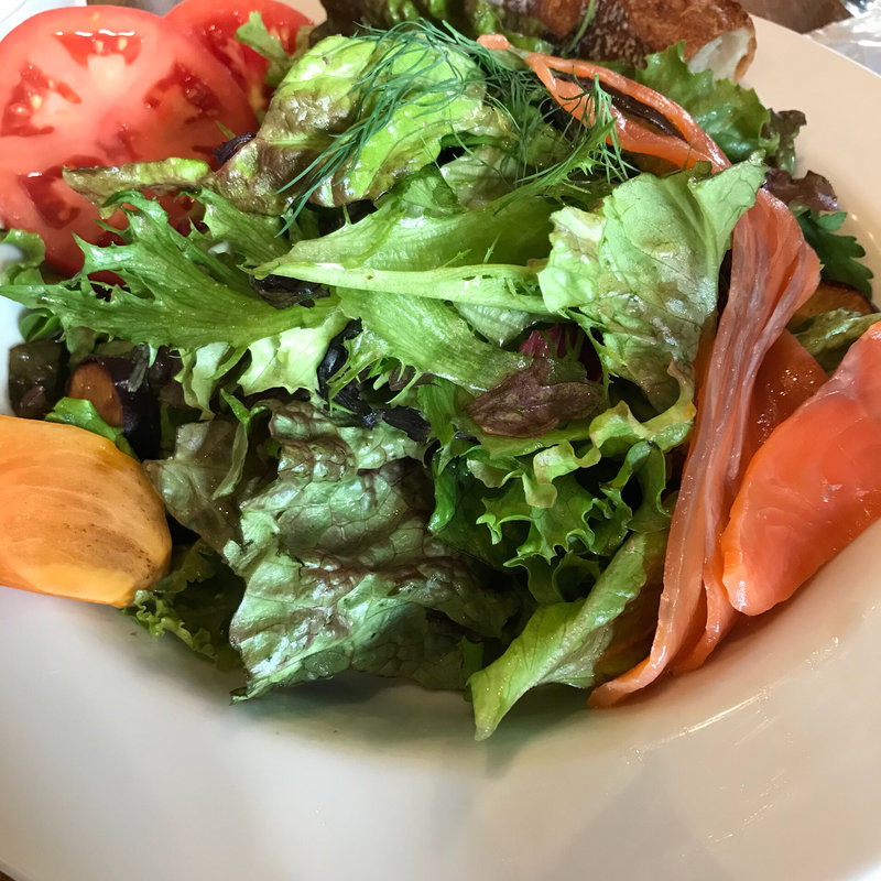SALAD with baguette   サラダランチ(バゲットが付きます)(ローダーデール)
