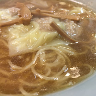 ワンタン麺(菜苑本店)