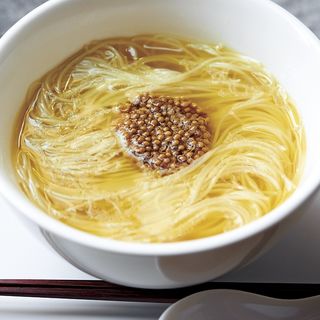 マスタードヌードル レンゲの出汁で(『ほじゃひ』広島地酒と鉄板焼の店)
