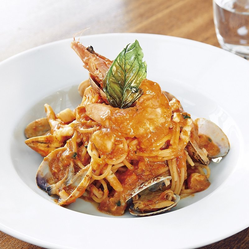 スパゲッティーニ ペスカトーレ 天使の海老と海の幸のトマトソース(イタリアンカフェ フィオレンティーナ)