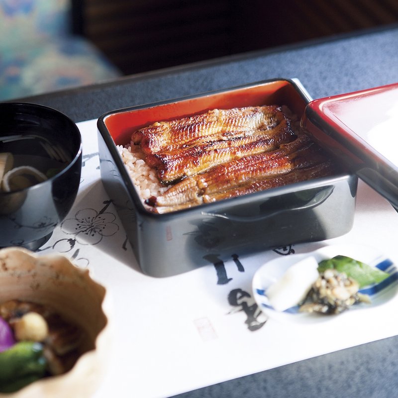 鰻重（松）（肝吸い、漬け物付き）(龜屋)