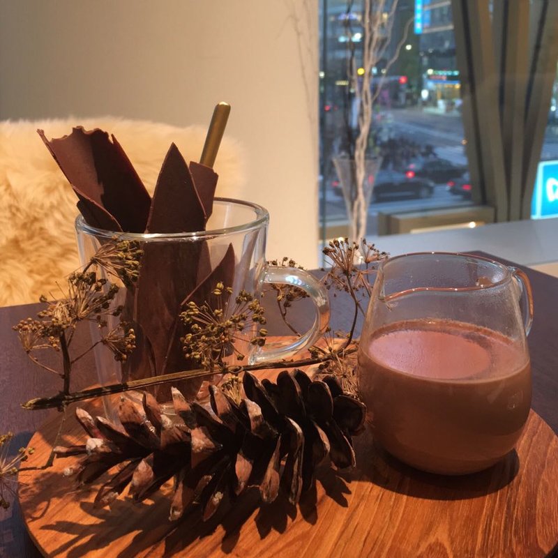 ホットチョコレート スイーツ(バリー カフェ)