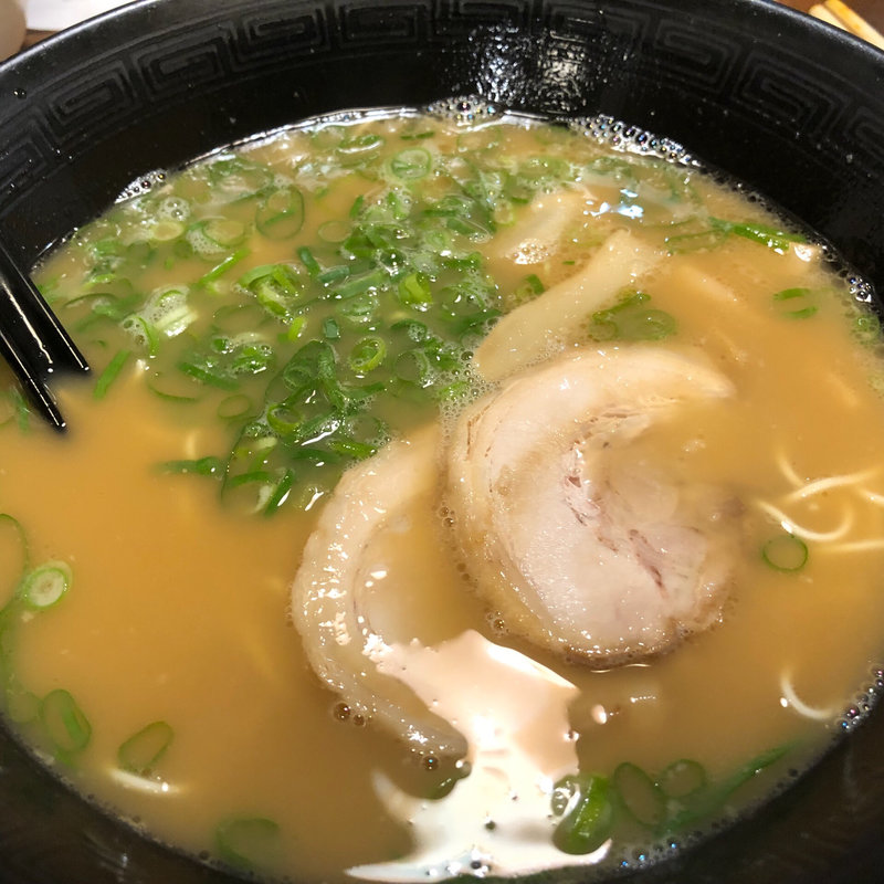とんこつ醤油ラーメン(めん吉 筑紫口ビル店 （めんきち）)