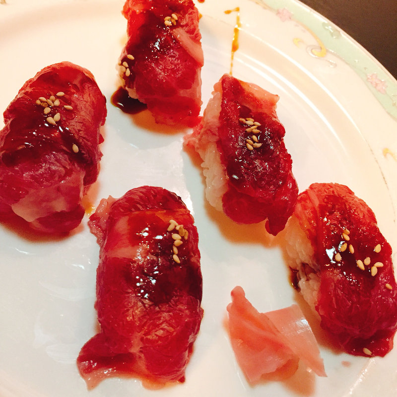 馬炙りのにぎり(彩座 )