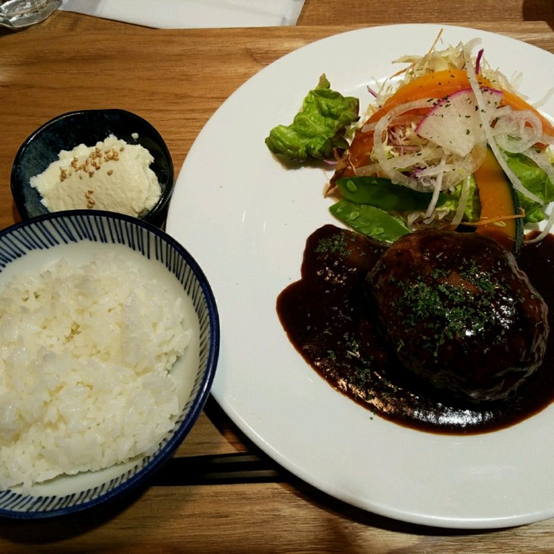 いっかくハンバーグ定食(いっかく食堂 天神店)