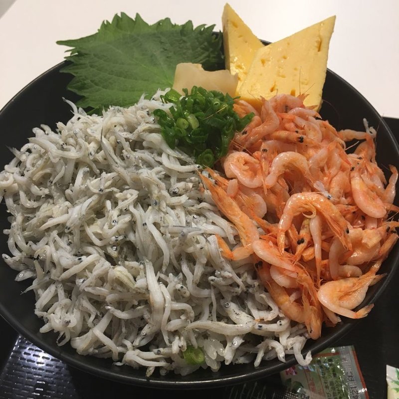 釜揚げしらす桜えび丼(沼津港海鮮食堂 サマサ水産)