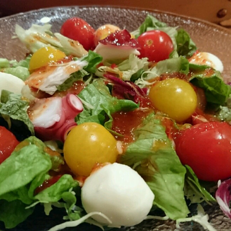 蛸とモッツァレラのコロコロサラダ(おおーい北海道 長万部酒場 銀座店)