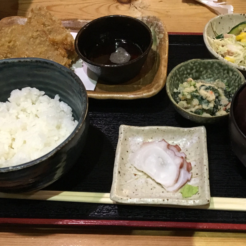 まぐろのレアカツ刺身定食(銀座船形 大手町)
