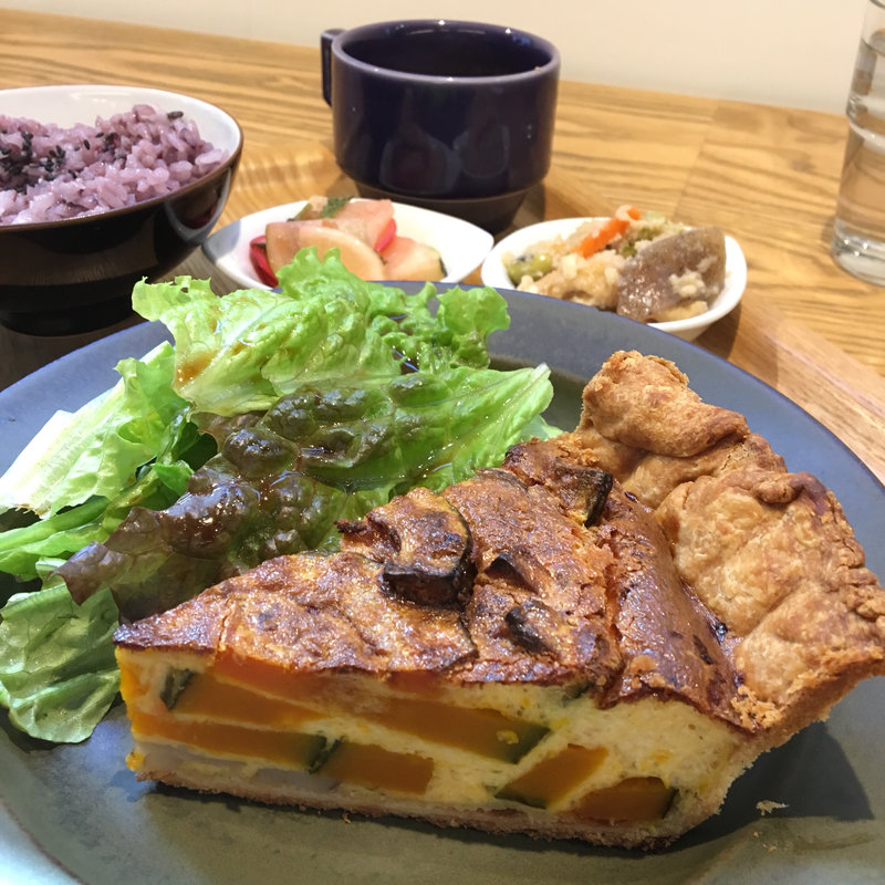 本日のプレート  （長ちゃんカボチャと蓮根のキッシュ）(cafe634)