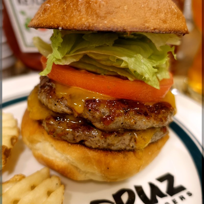 ダブルパティ(CRUZ BURGERS & CRAFT BEERS （クルズバーガーズ アンド クラフトビア）)