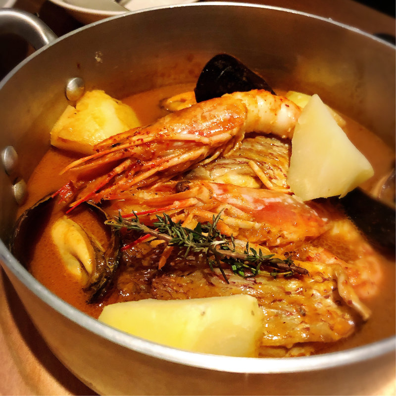 たっぷり魚介のブイヤベース(GULF’s transit table)