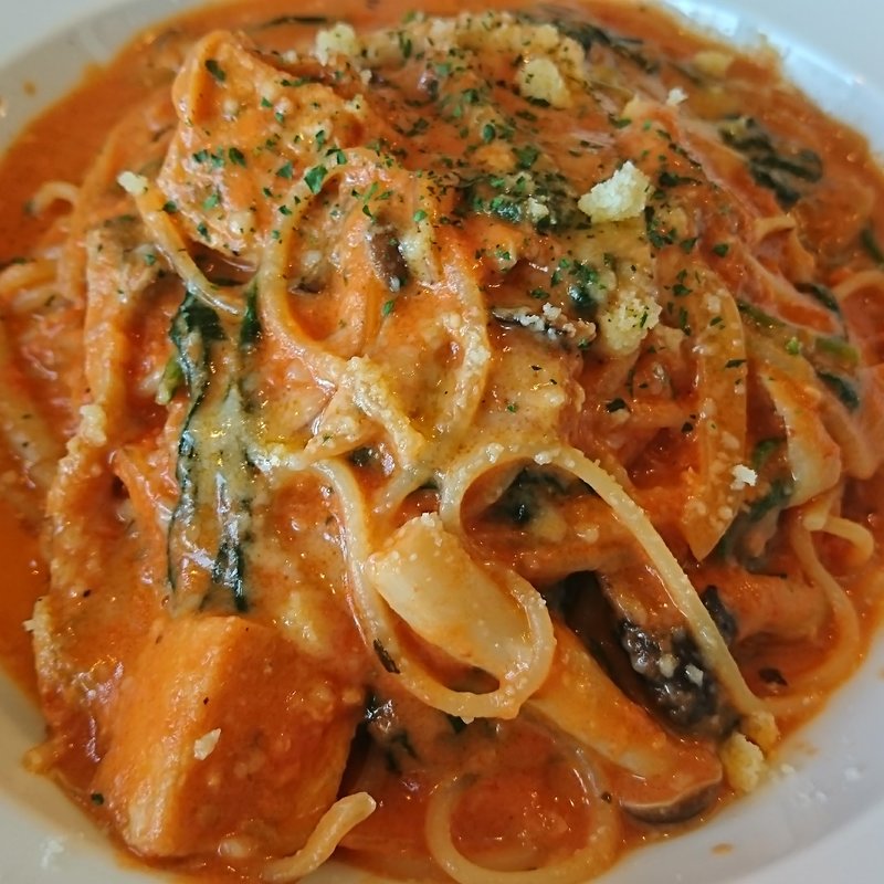 秋鮭ときのこのトマトクリームパスタ(ボスケット （Ｂｏｓｃｈｅｔｔｏ）)