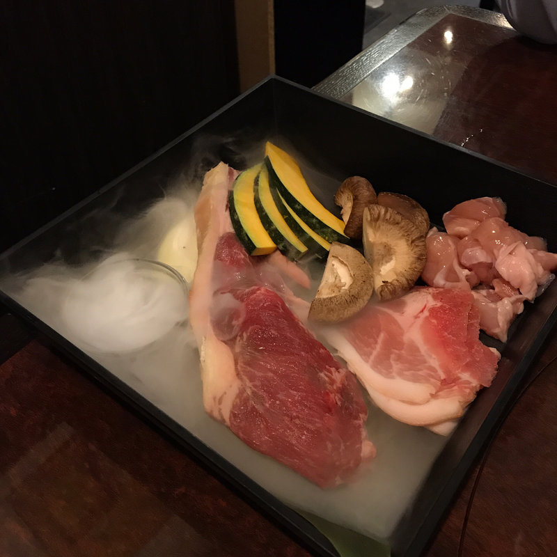 黒毛和牛付き炭火焼肉食べ放題コース(黒毛和牛食べ放題 みやもと牧場 八丁堀店)