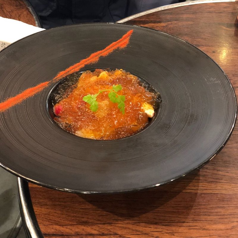 ホタテと甘海老のタルタル トマトムースとコンソメジュレ(俺のフレンチ イタリアン)