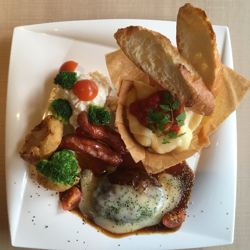 クリスマスプレート(ワンドリンク付 アルコール可)(IROHA'sカフェ(イロハズ))