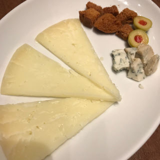 チーズ盛り合わせ(フィゲラス スバコ・JR京都伊勢丹店 )