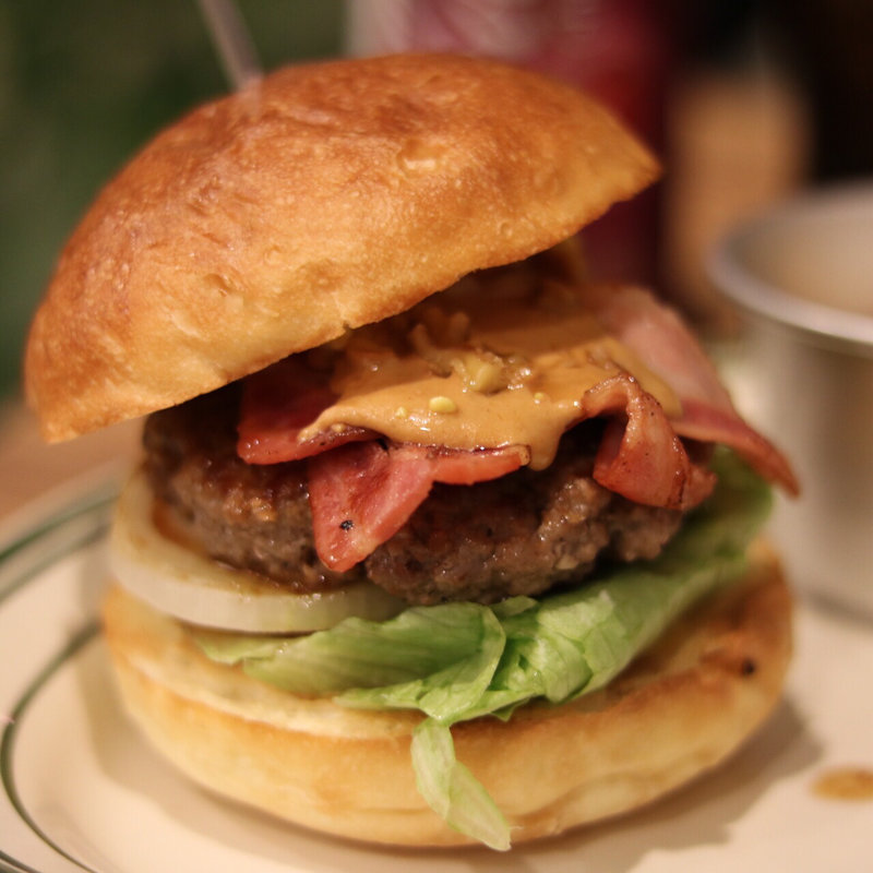 カーリーバーガー(CARLY BURGER)