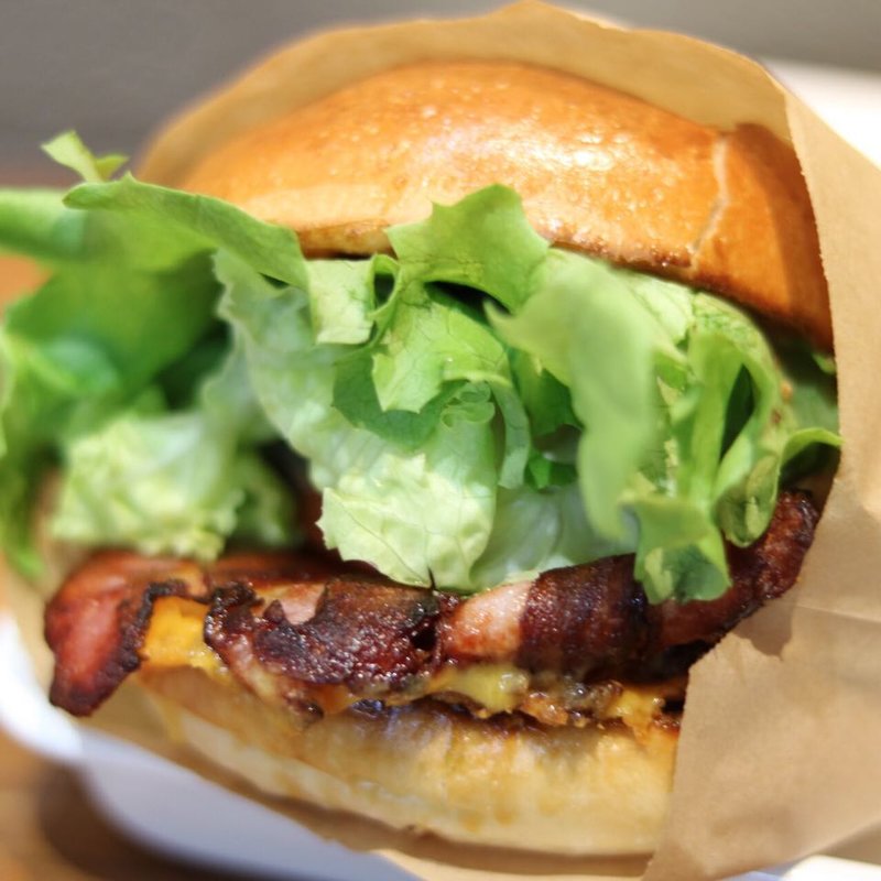 ベーコンチーズバーガー(HANDSOME BURGER)