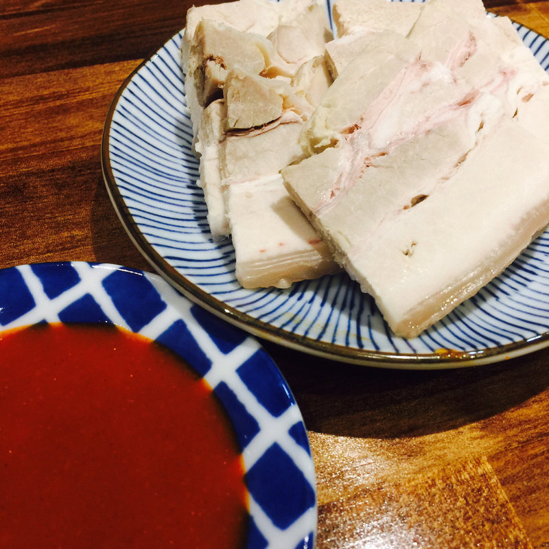 ゆで豚の特製辛味噌ダレ(鶯谷ゴールデン酒場)