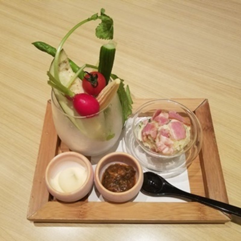 北海道産 ポテトサラダと朝採り野菜(銀波 新宿東口店 （GINPA）)