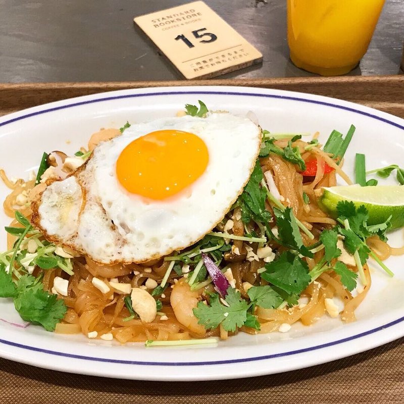 海老と8種野菜のタイ風焼きそば(スタンダードブックストア あべの )