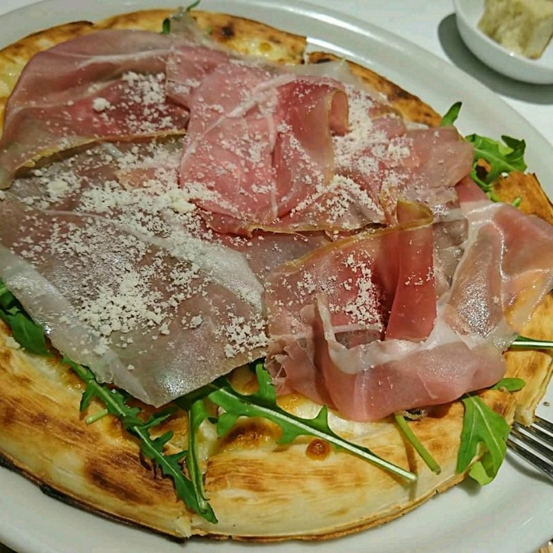 赤池さんちの生ハムとルッコラのピッツァ(erba （旧店名：Brianza 6.1）)