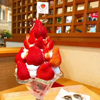 あまおういちごパフェ(momovege )
