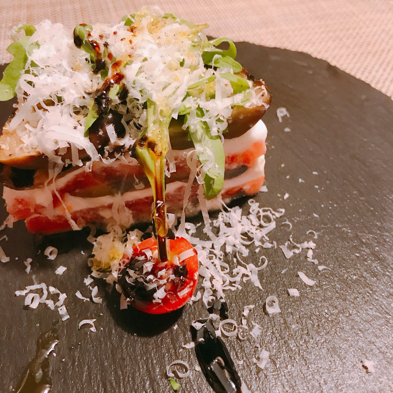 ナスとトマトのミルフィーユ(La Lanterna di Genova)