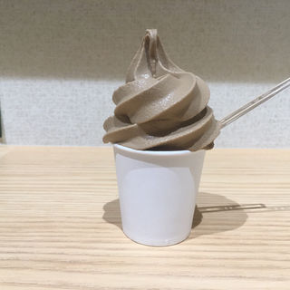 加賀棒茶ソフトクリーム(けんろく酒楽)