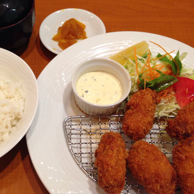 カキフライ定食(パラタン)