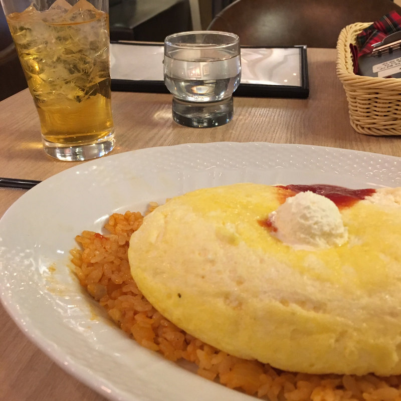 スフレ卵のオムライス(SALON 卵と私 原宿店 （サロン 卵と私）)