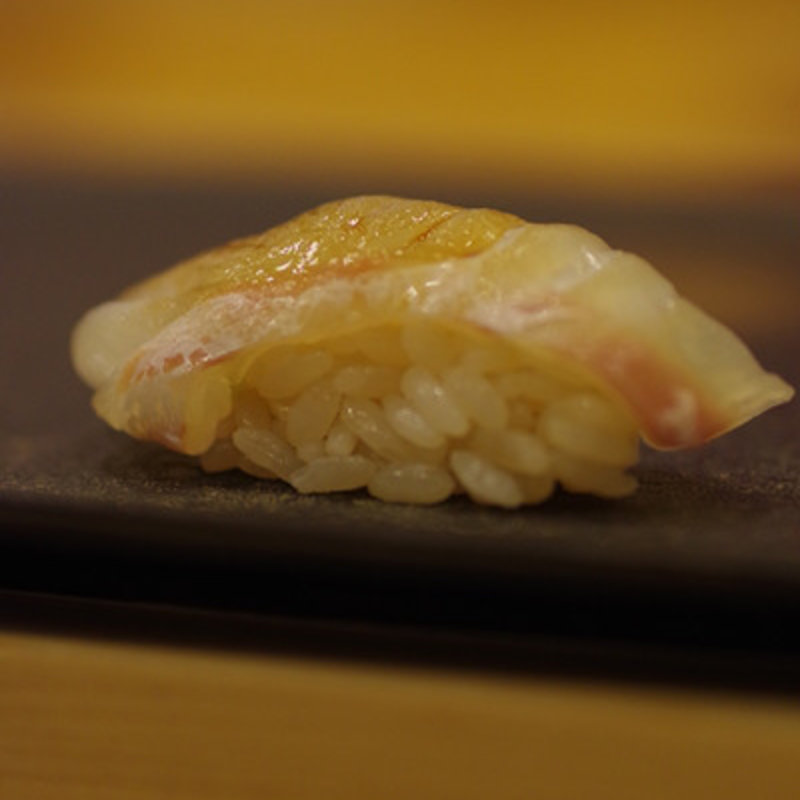 鮃 