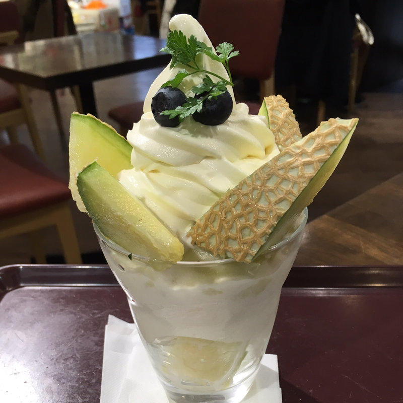 メロンパフェ(三びきの子ぶた)