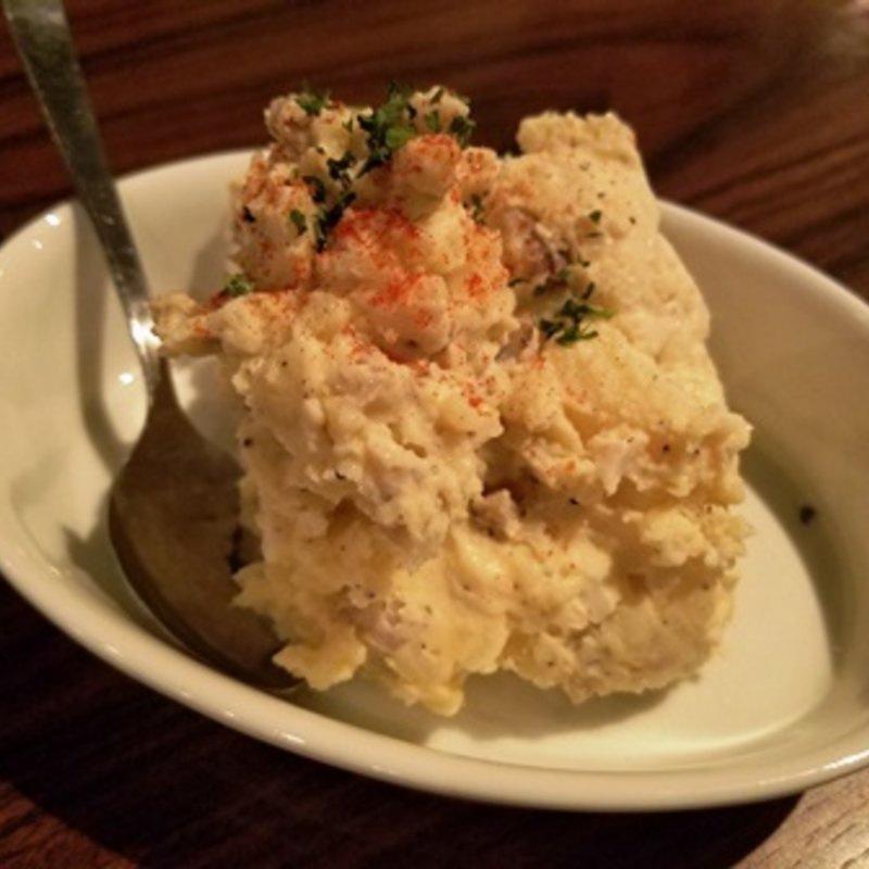 いぶりがっこ入り謹製ポテサラ(ハイボールバー　新橋1923 （イチキューニーサン）)